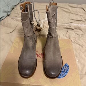 Sofft women’s boots size 9 new water resistant
